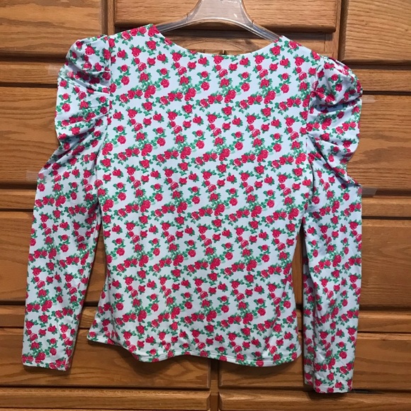 Pretty “Puff-Sleeved” Ladies Blouse with pink/red Roses & built in pleats, Large - Picture 7 of 7